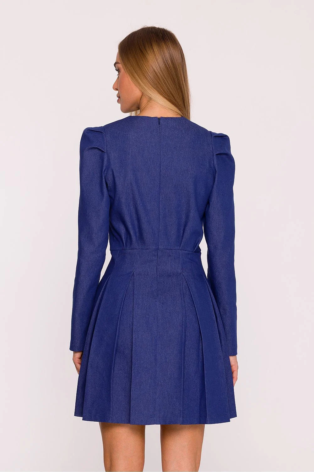 robe courte imitation denim indigo manches longues col rond haut ajusté taille marquée épaules froncées jupe évasée plis inversés mini