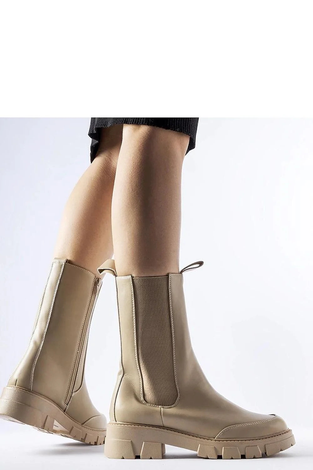 bottes femme beige mihaute cuir synthétique mat bout rond silhouette épurée semelle crantée gomme antidérapante talon bloc bas fermeture éclair