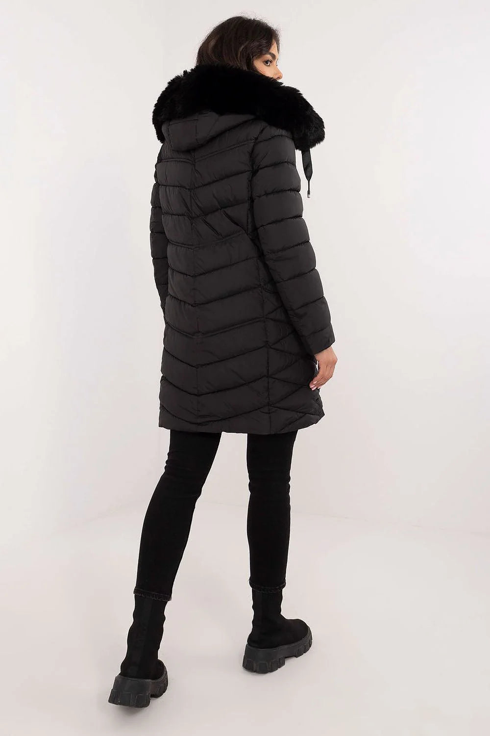 Manteau d'hiver féminin élégant en polyester duvet synthétique fourrure amovible capuche poches latérales fermeture éclair longueur genoux