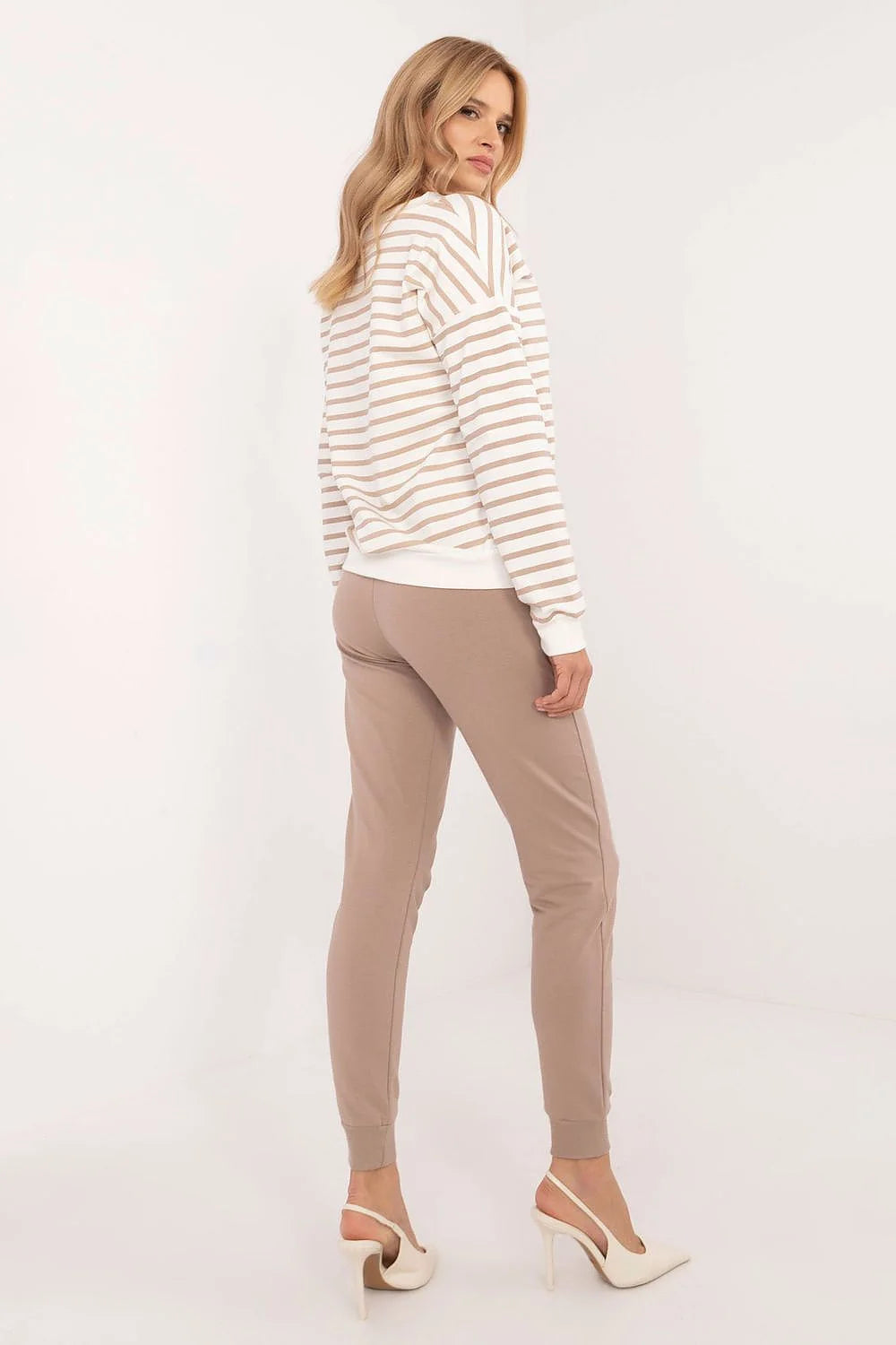 Ensemble de survêtement femme rayures beige et blanches pantalon ajusté haut col V manches longues