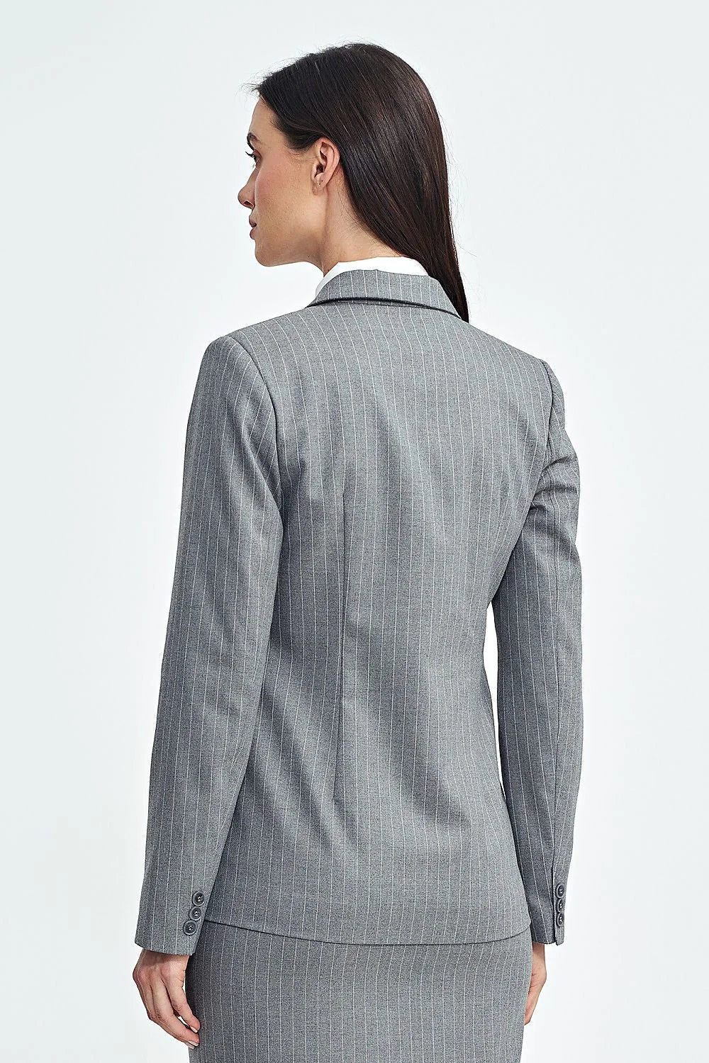 Tailleur femme blazer veste jupe classique rayures gris épaules structurées fermeture unique bouton Business sophistiqué modern