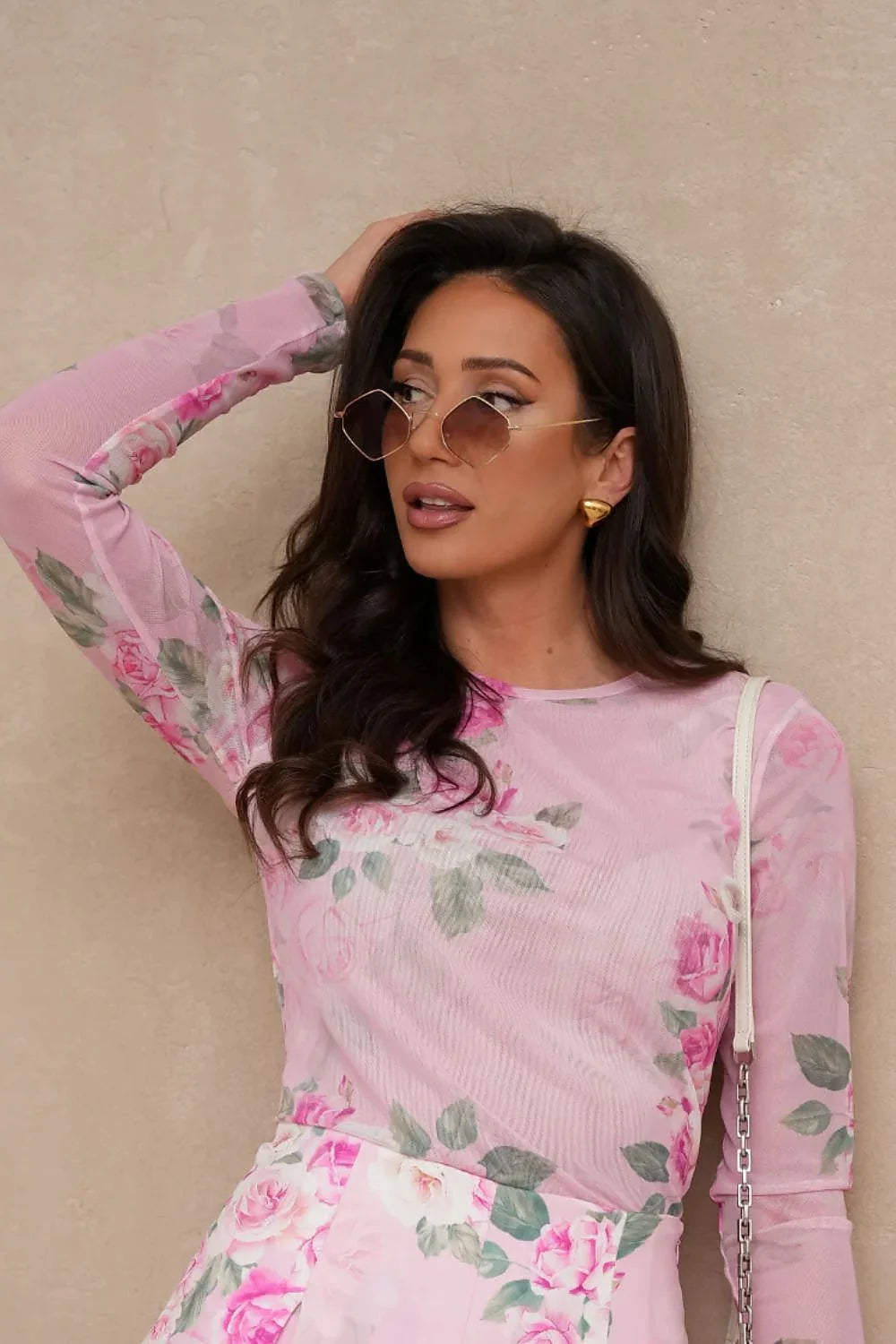 chemisier Balancia floral rose pâle vert motif léger fluide tulle maille translucide manches longues col rond ajustée romantique
