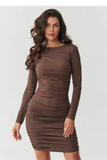 robe mini moulante bodycon jersey extensible marron chocolat manches longues col bateau fronces latérales drapé ajusté cintrée élégante