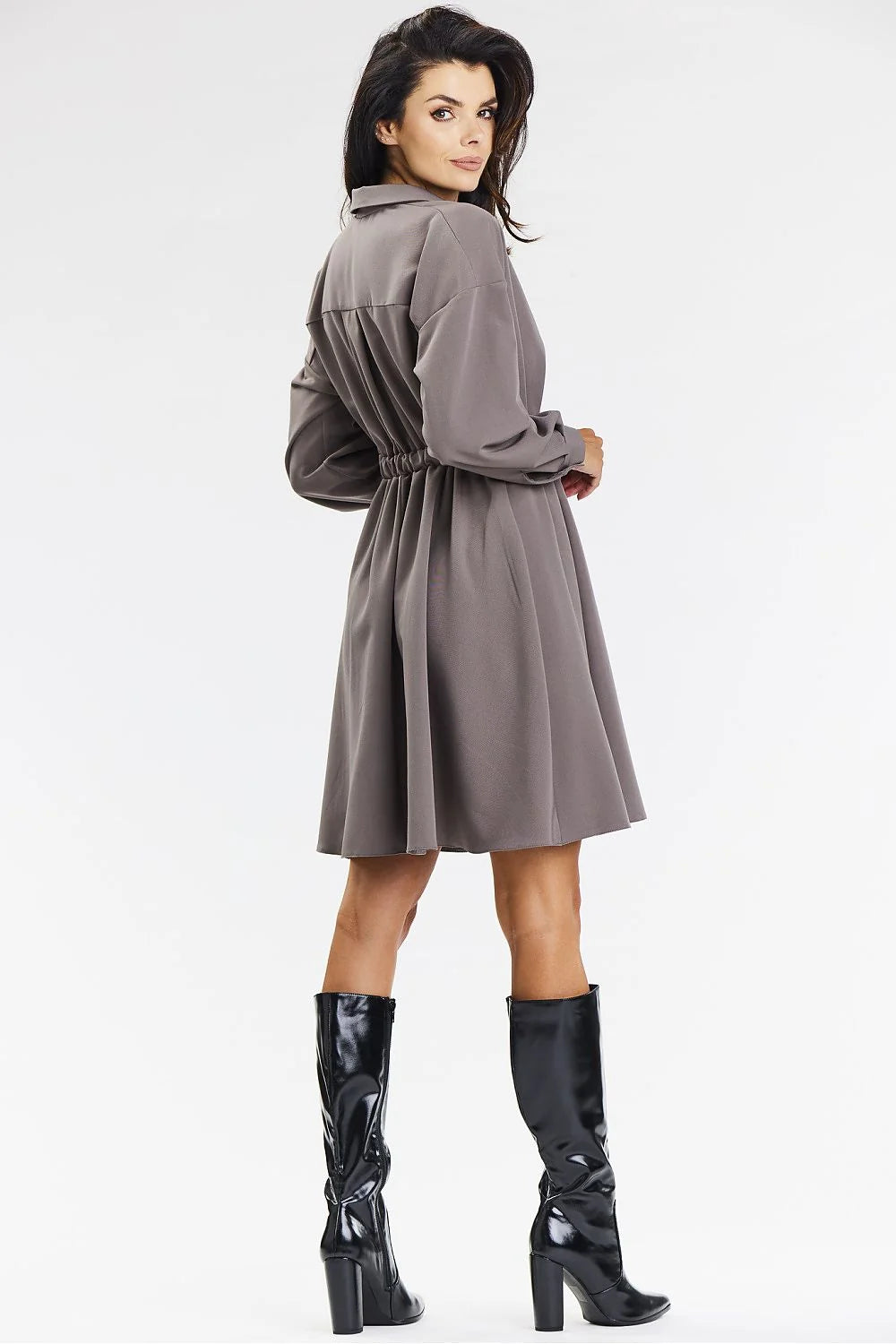 Robe de jour élégante couleur taupe manches longues col chemise ourlet évasé pour femme