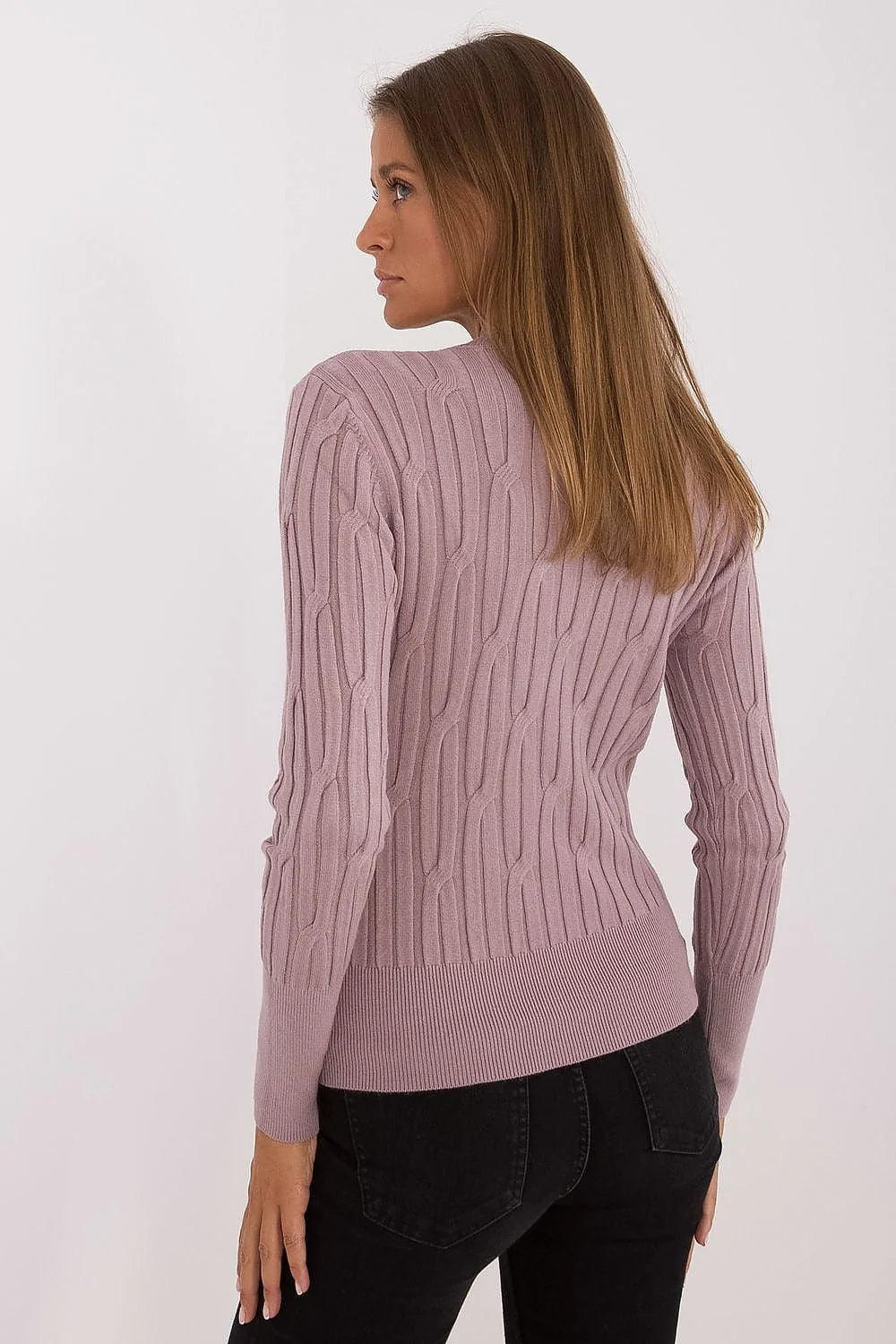 Pull maille femme doux couleur mauve motif torsades manches longues col rond coupe ajustée