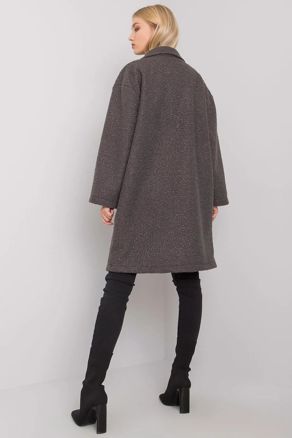 Manteau laine gris oversize ample décontracté col revers large deux boutons poches plaquées structure définie neutre polyvalent longueur