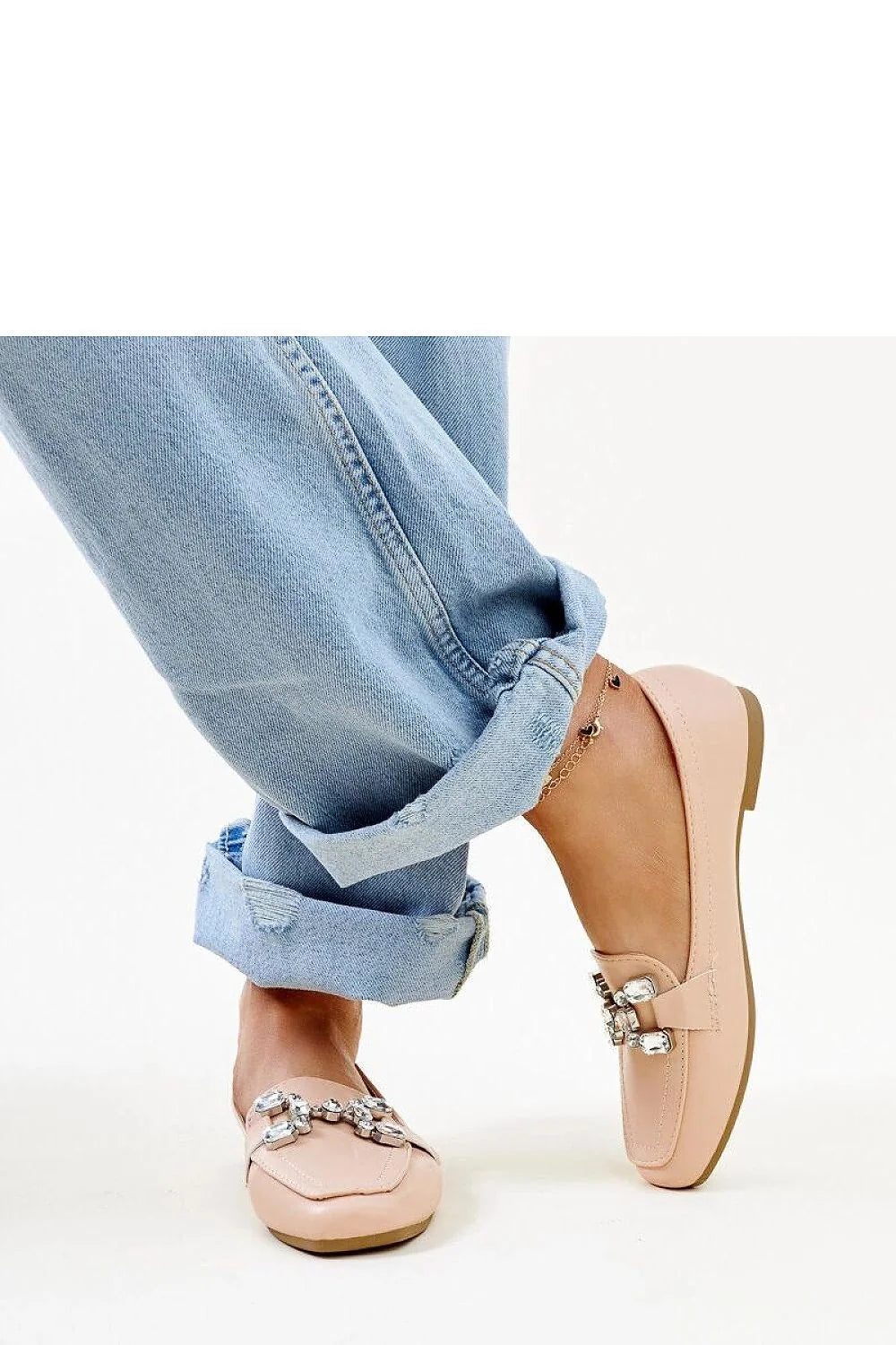Moccasins pour femme style classique moderne, cuir synthétique, beige rosé, détails argentés, semelle élastique, confort tout le jour