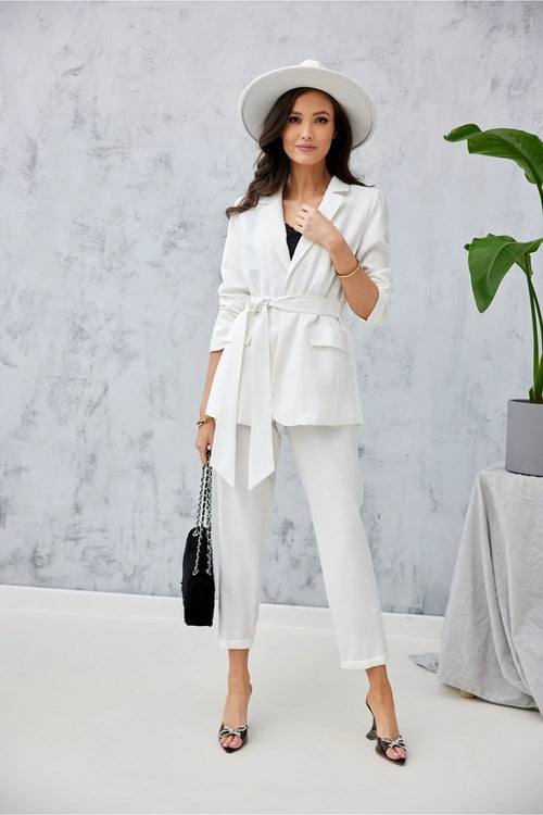 Blazer élégant pour femme longue coupe ajustée ceinture incluse tissu de qualité blanc occasionnels formels