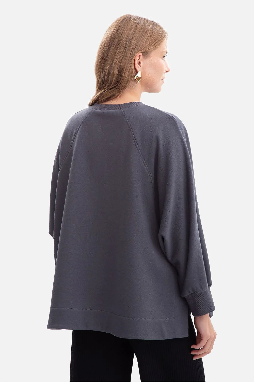 sweatshirt femme oversize molletonné gris anthracite encolure ronde manches raglan ballon poignets côtelés fentes latérales coupe ample confortable