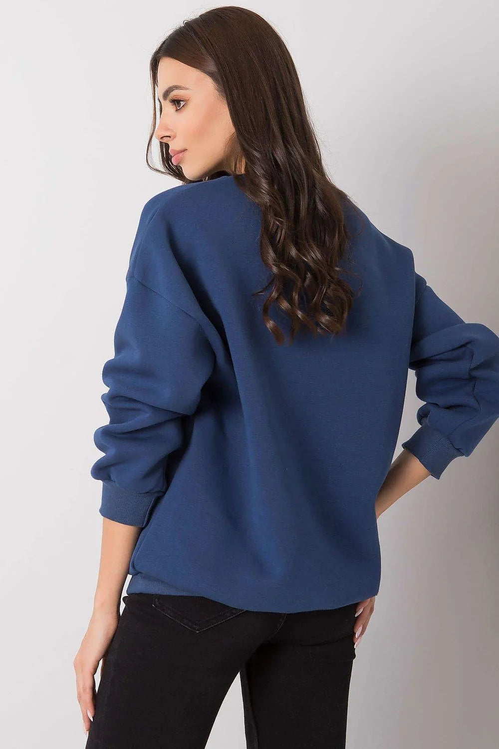 Sweatshirt coton bleu marine style urbain décontracté manches longues inscription mode femme moderne chic