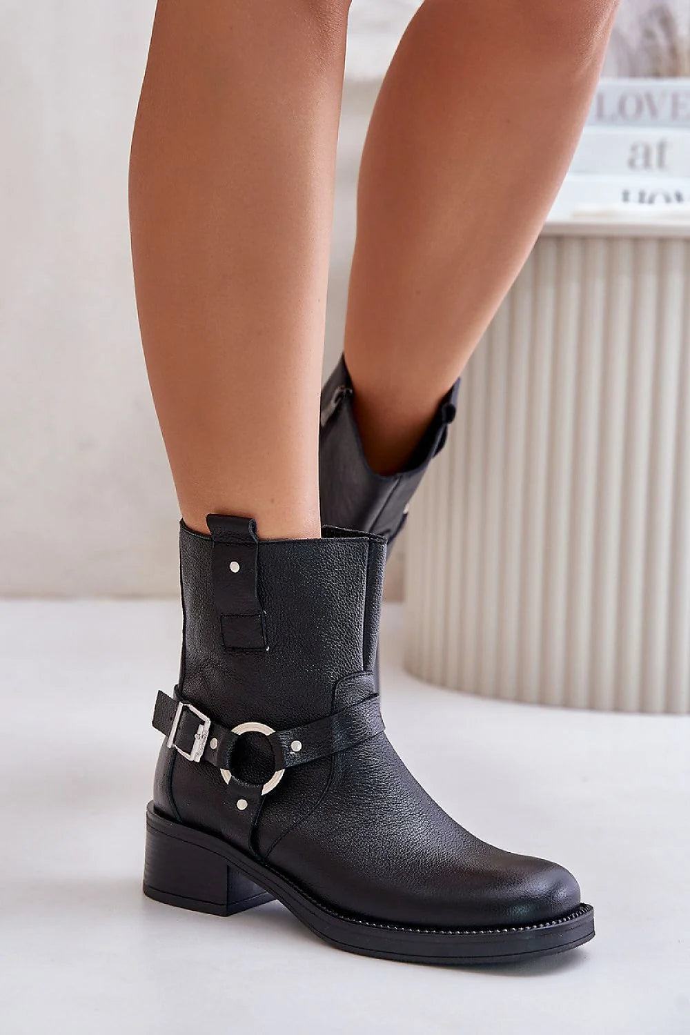 Bottes cuir style biker femmes hauteur 16cm talon 5cm semelle caoutchouc noir hiver automne mode urbain chic élégant