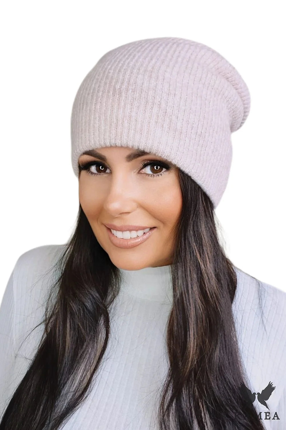 Bonnet pour femme en maille côtelée design moderne slouchy beige doux confort hiver automne polyvalent accessoire mode