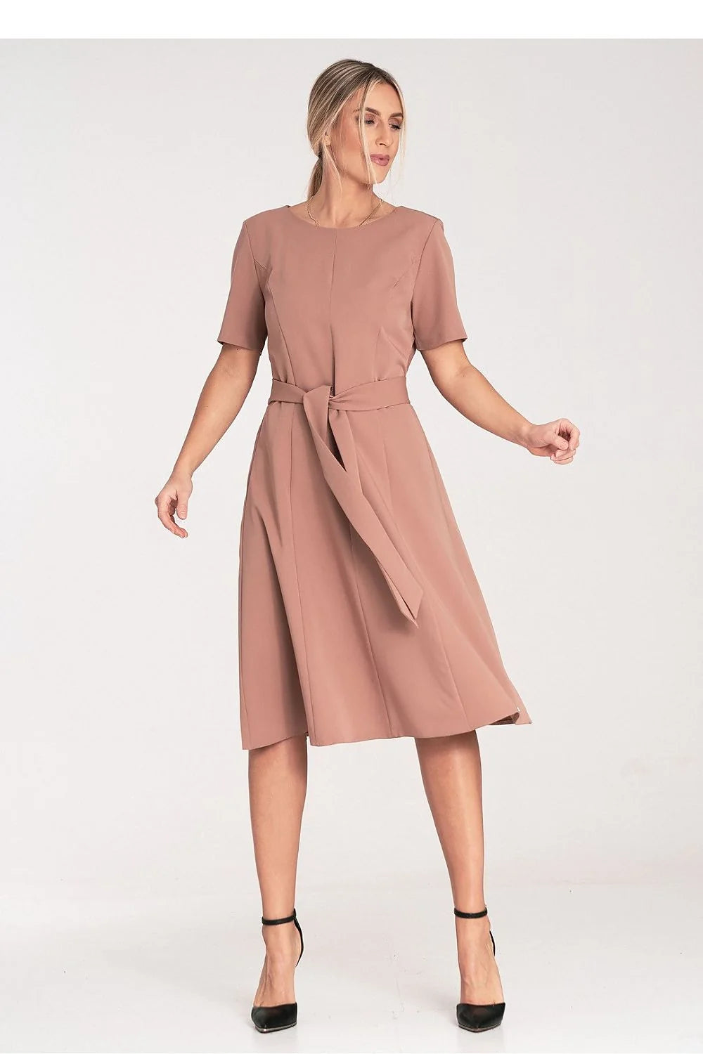 Robe de jour élégante couleur rose poudré tissu synthétique taille ajustée manches courtes pour femmes