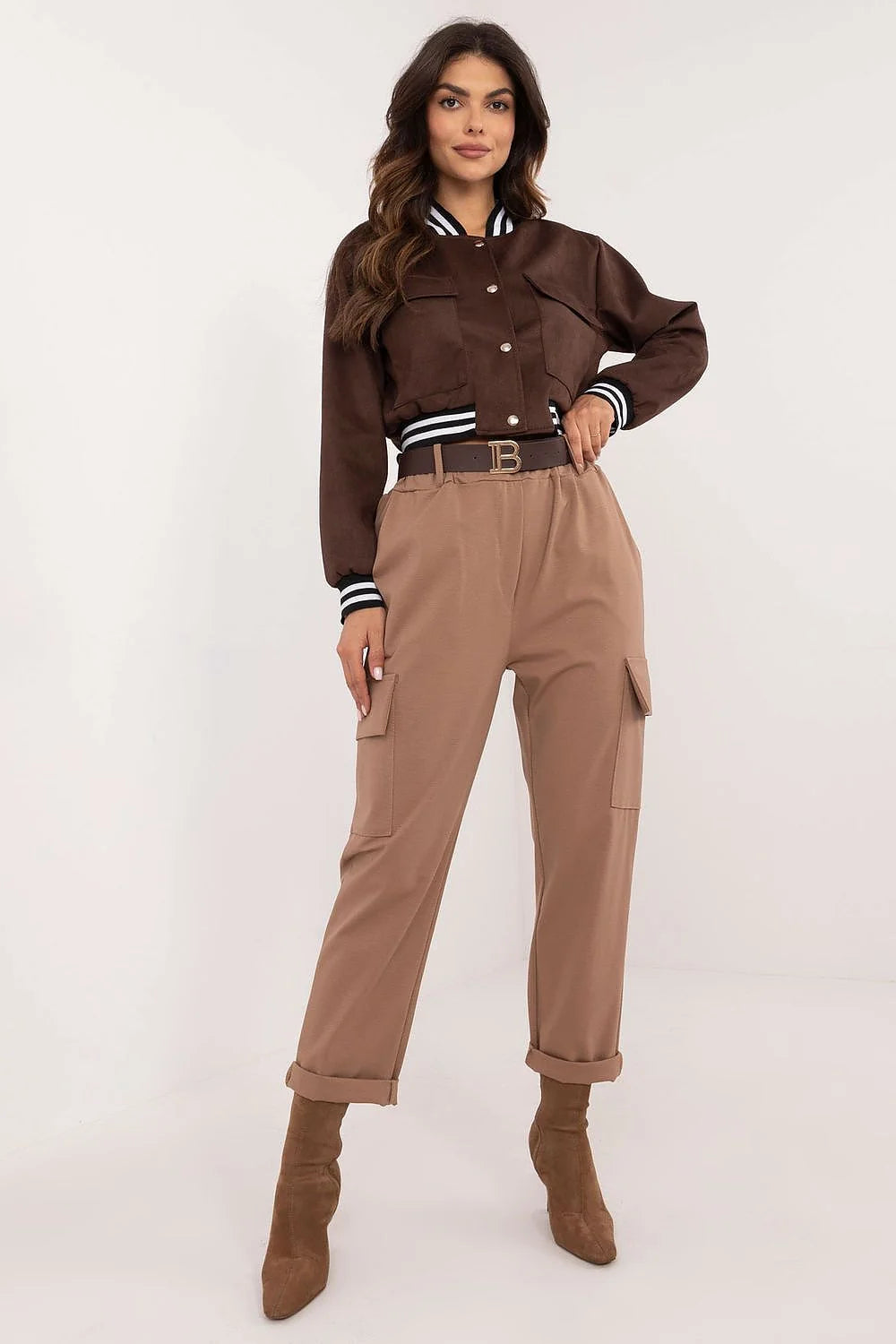 Pantalon cargo femme Och Bella style urbain casual beige sable taille haute jambes fuselées ceinture personnalisée