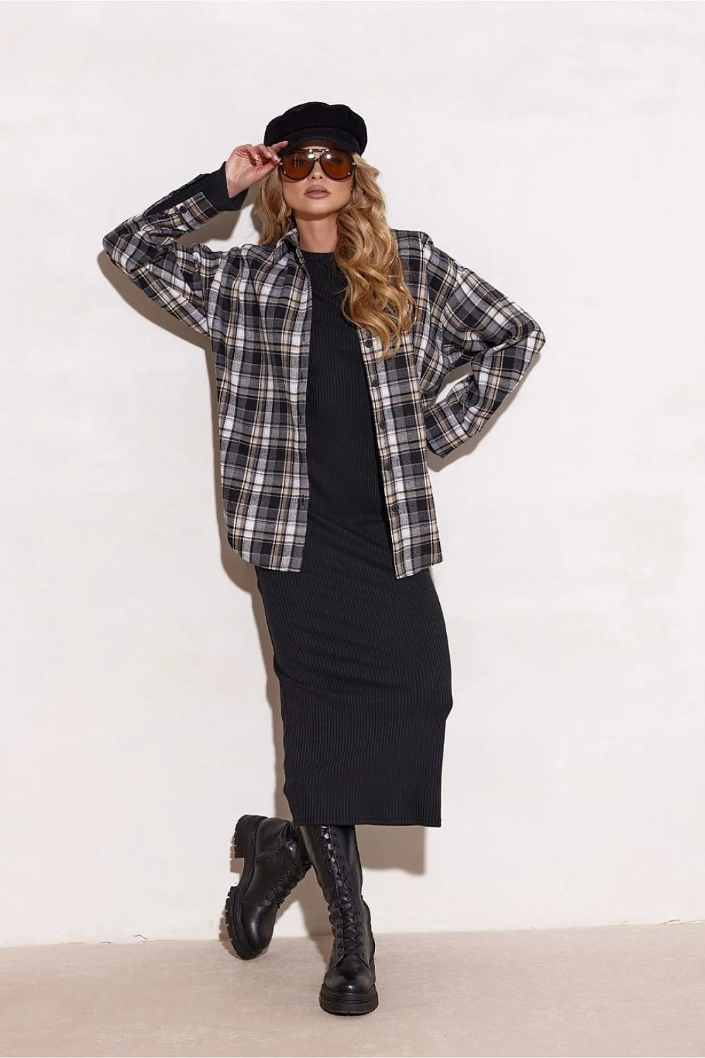 chemise manches longues oversize shacket carreaux noir gris blanc flanelle brossée boutonnage frontal hanches polyester rayon polonaise casual grunge automne