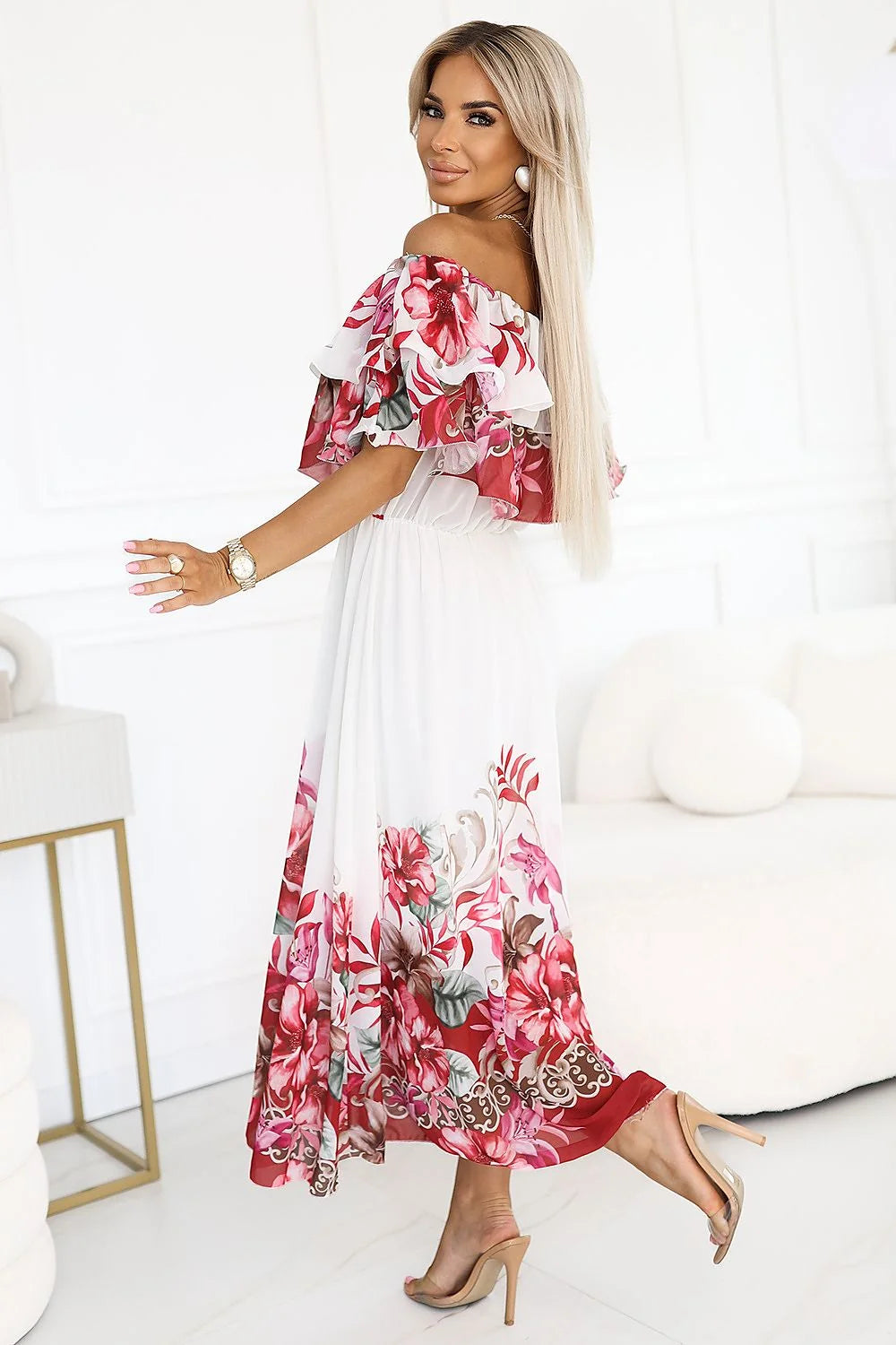 Robe de jour bohème-chic sans manches épaules dégagées volants multiples imprimé floral estivale robe longue femmes