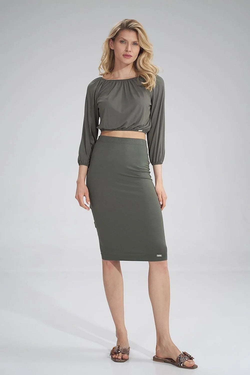 Chemisier en viscose élasthanne fluide kaki élégant manches longues encolure bateau pour femme moderne