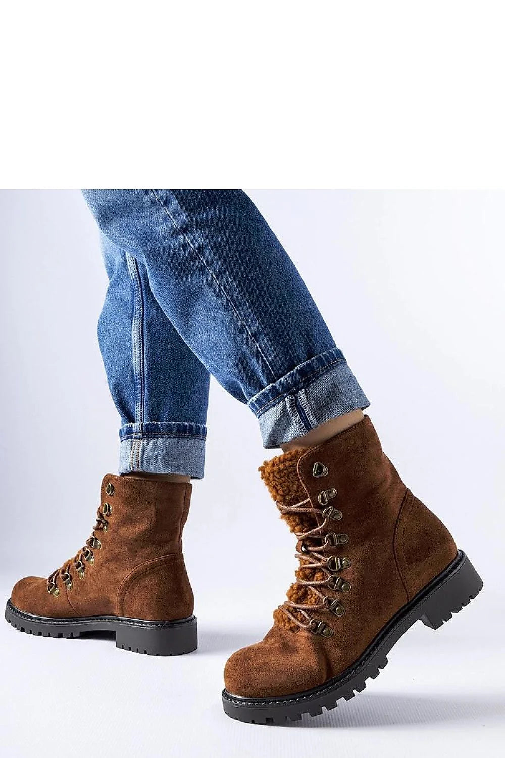 bottines daim marron robustes élégantes hiver Solea doublure laine mouton lacets corde tressée œillets bronze vieilli semelle caoutchouc crantée adhérence