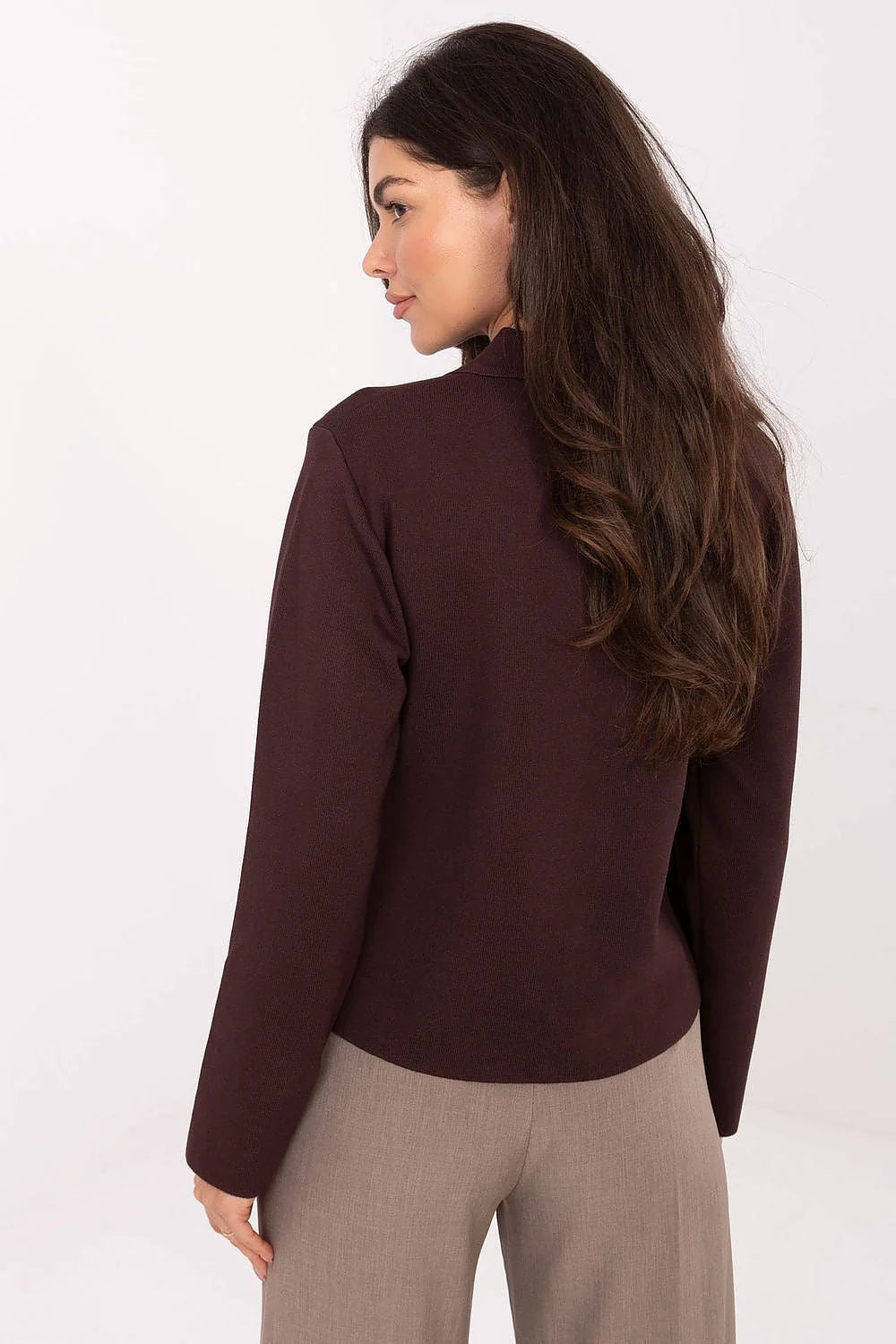 cardigan femme maille fine prune bordeaux coupe droite courte col chemisier manches longues viscose nylon douce boutons bijoux dorés sculptés