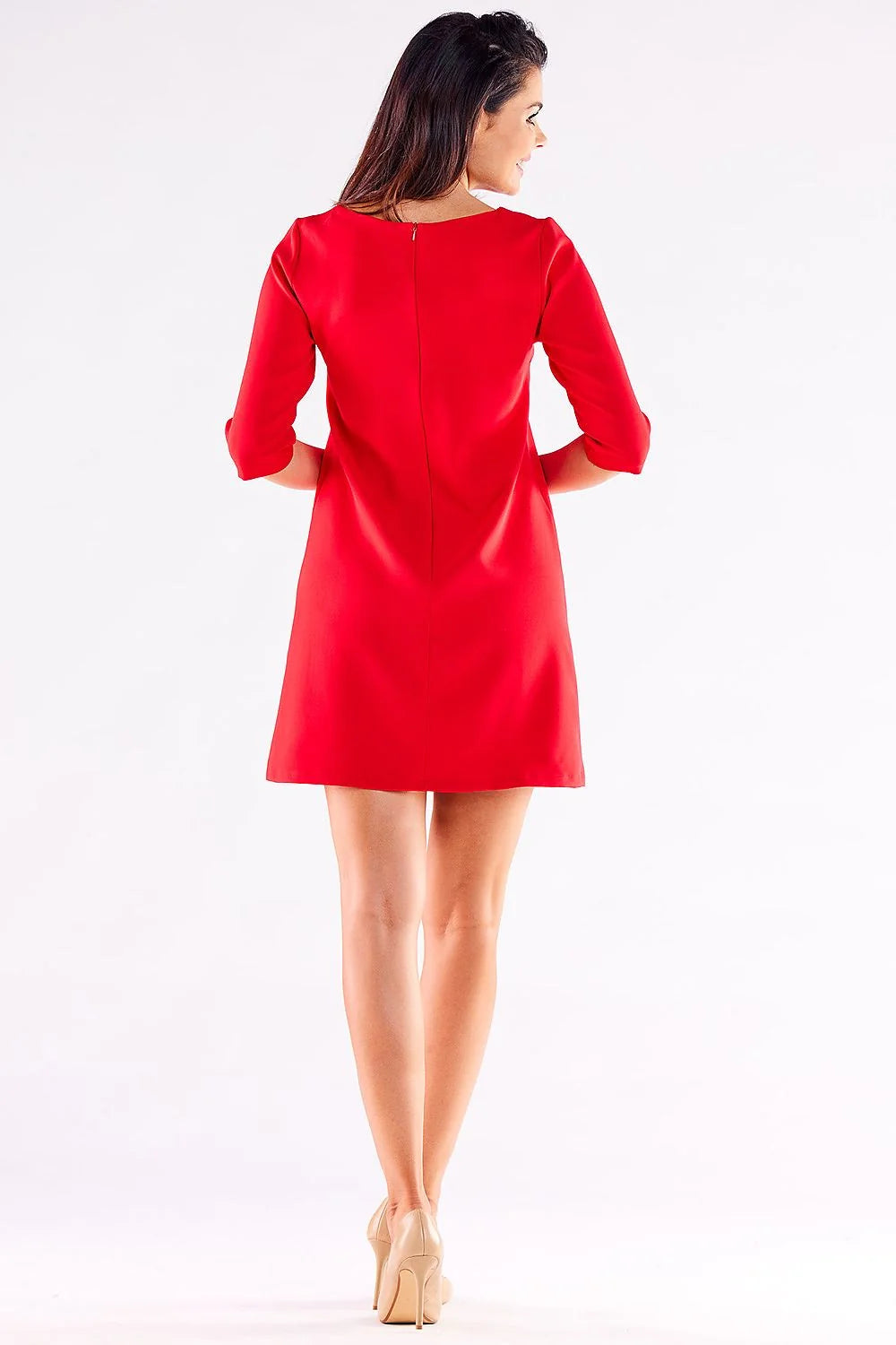 Robe de jour élégante rouge vif manches 3/4 coupe évasée trapezoidal dos nu fermeture dissimulée femme