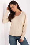 pull femme col V maille fine beige écru manches longues coupe décontractée tombé fluide finitions côtelées viscose élasthanne
