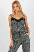 ensemble féminin caraco bretelles fines pantalon coupe droite fluide léger imprimé géométrique ikat noir menthe décolleté V dentelle poches latérales
