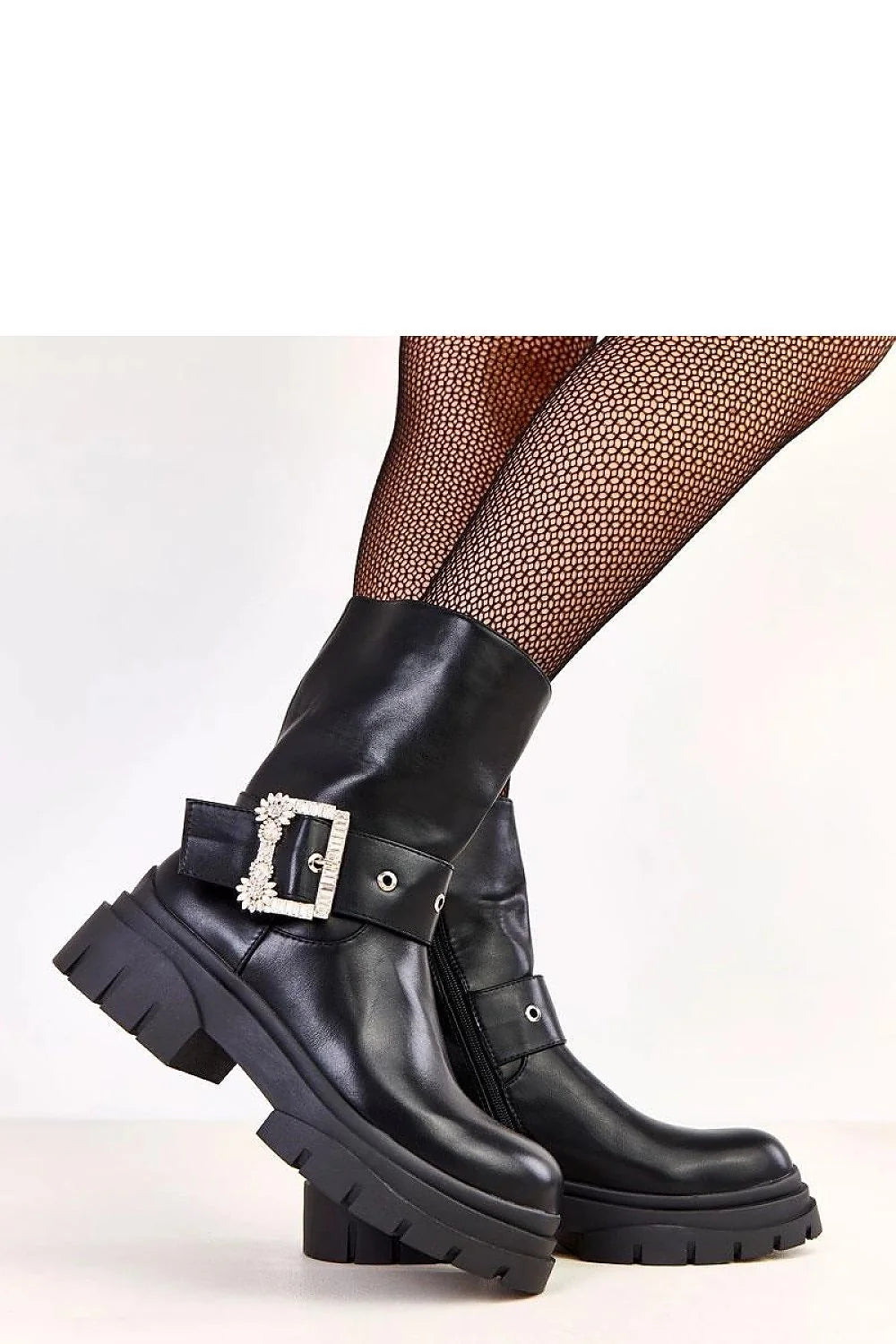 bottines biker femme noires similicuir lisse bout rond semelle crantée plateforme talon5cm tige20cm doublure isolante fermeture zip bride boucle strass