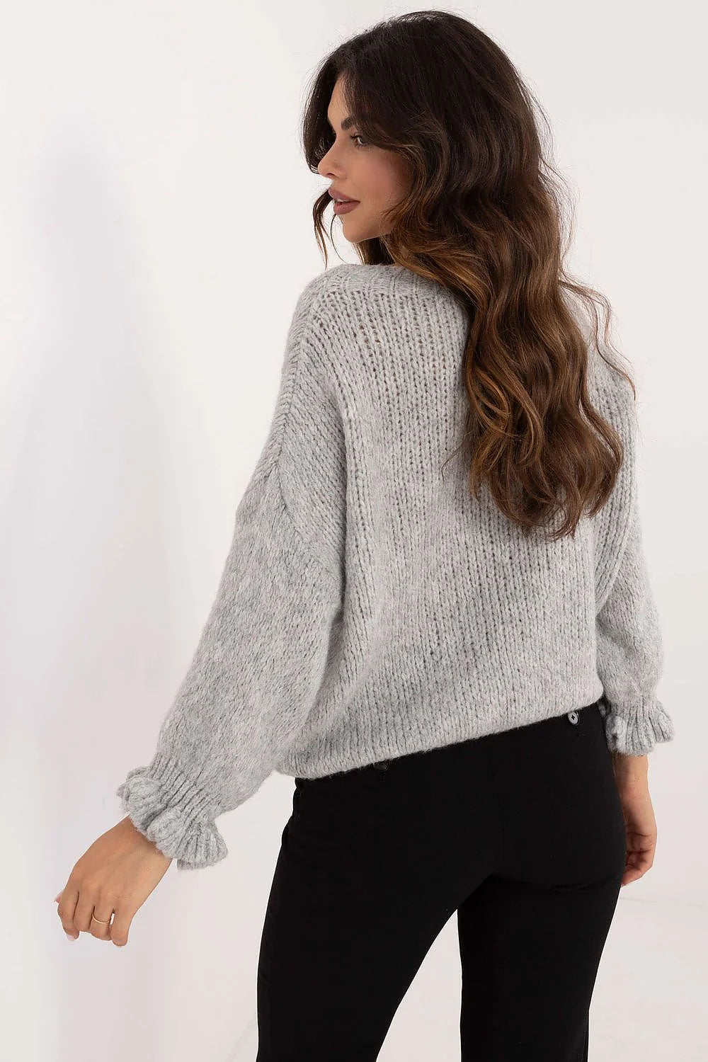 Pull-over pour femme Chandail Italy Moda, style décontracté, coupe ample, manches longues, encolure ronde, matière douce, couleur grise clair, idéal pour le quotidien et les occasions élégantes