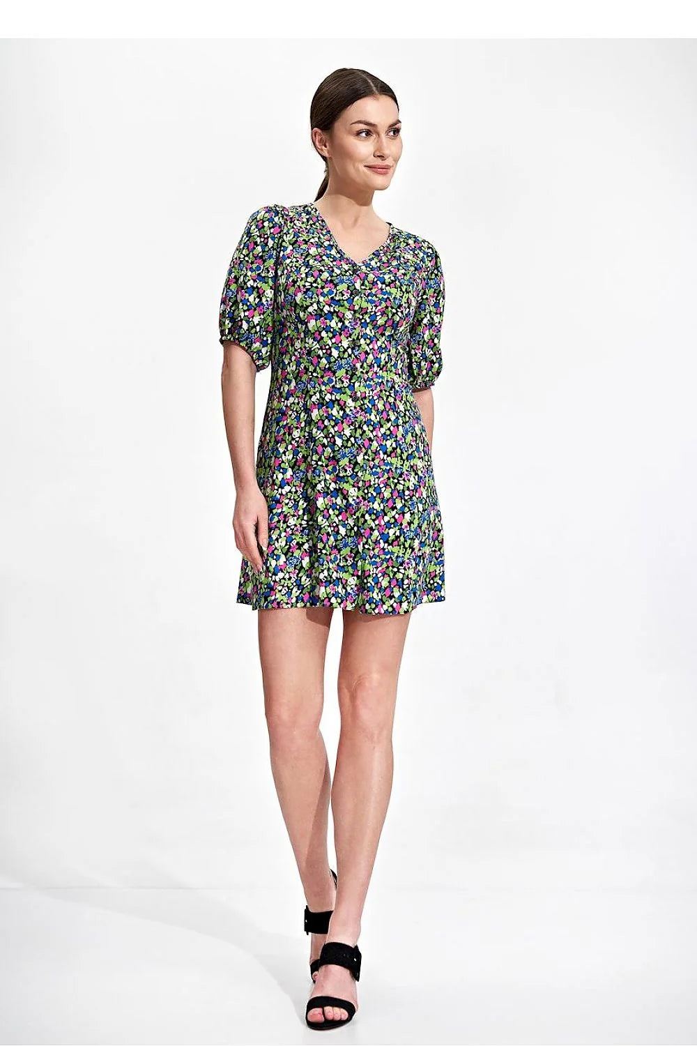 robe été fleurie imprimée multicolore fond noir encolure V manches bouffantes courtes coupe trapèze évasée viscose fluide légère femme