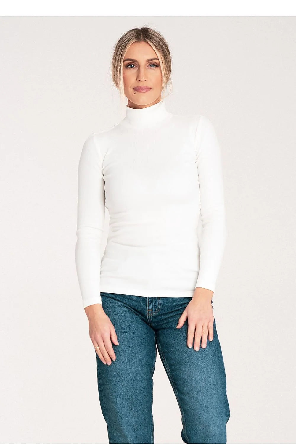 col roulé manches longues coton blanc féminin ajusté intemporel maille fine côtelée extensible doux minimal polyvalent