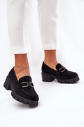 Mocassins femme design moderne élégant talon bloc cuir suédé noir profond semelle épaisse ornement métallique confortable ajustement parfait occasion professionnelle décontractée