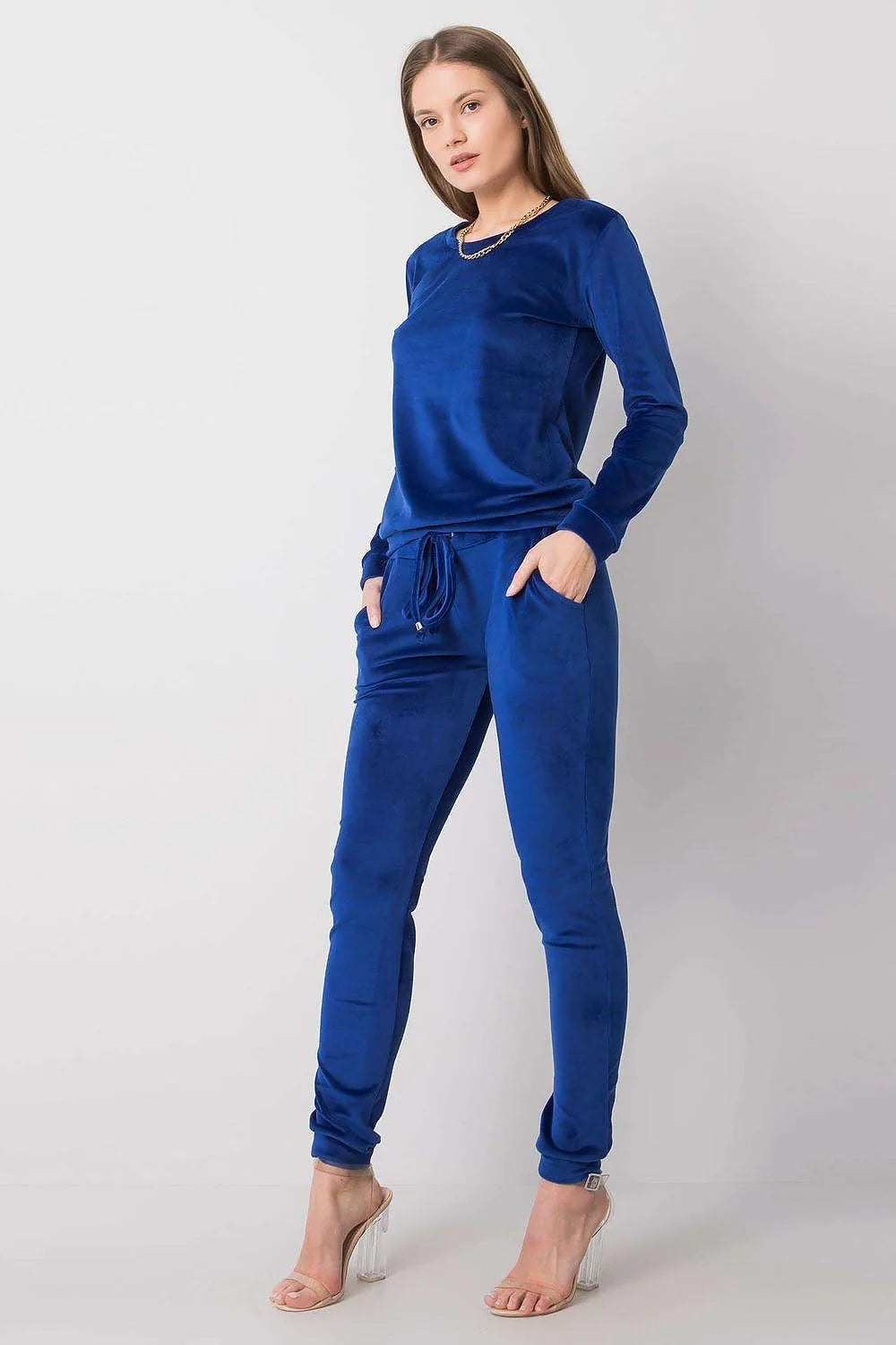 ensemble femme moderne velours oversize blouse pantalon manches longues coupe ample jogger fuselé taille élastique bas resserré beige