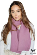 châle laine maille lilas mauve long rectangulaire tricotée bords côtelés moelleux chaud confortable polyvalent élégant intemporel polonais