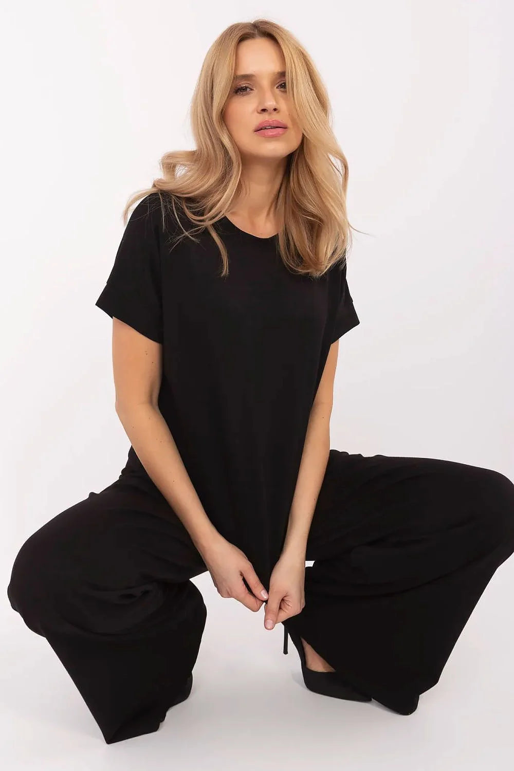 Chemisier femme élégant style classique manches courtes col rond couleur noire matière polyester confortable