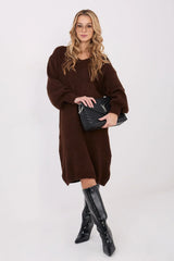 robe pull oversize maille épaisse chocolat midi genou décolleté V manches ballon longues bords côtes tricotée moelleuse décontractée chic automne