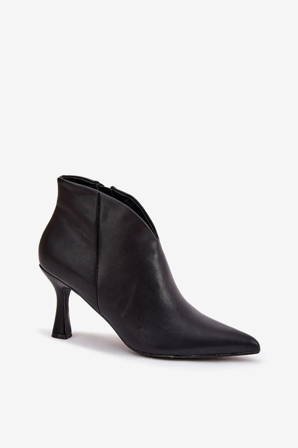bottines simili cuir femme talon fin huit centimètres bouts pointus fermeture éclair tige asymétrique silhouette affinée look moderne chic polyvalentes