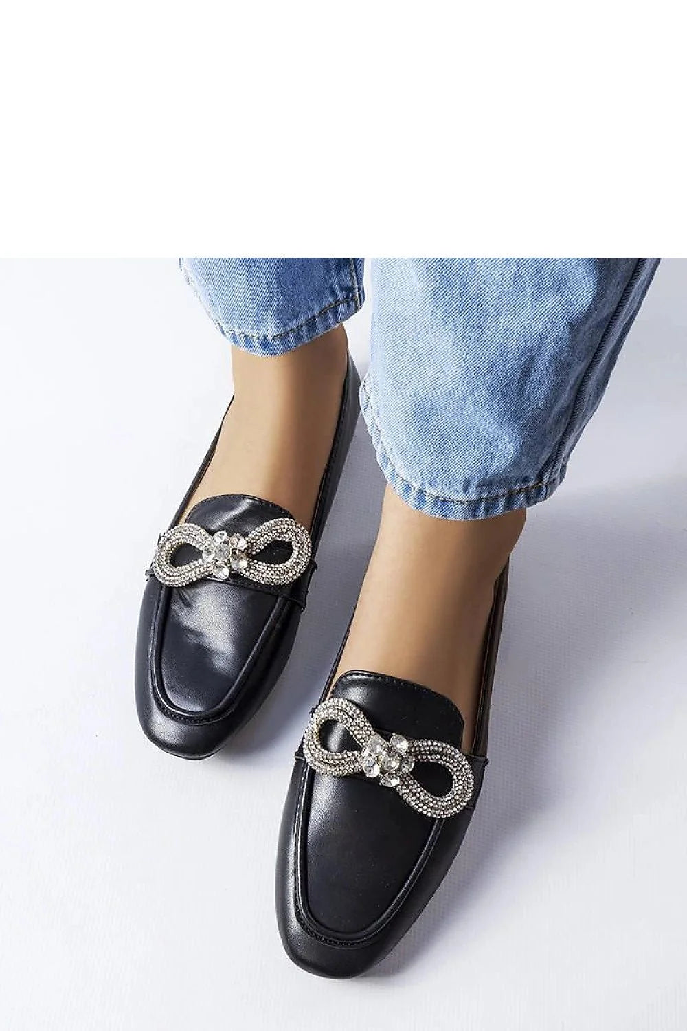 Mocassins élégants pour femme design moderne boucle strass cuir noir écologique confortable occasion soiré
