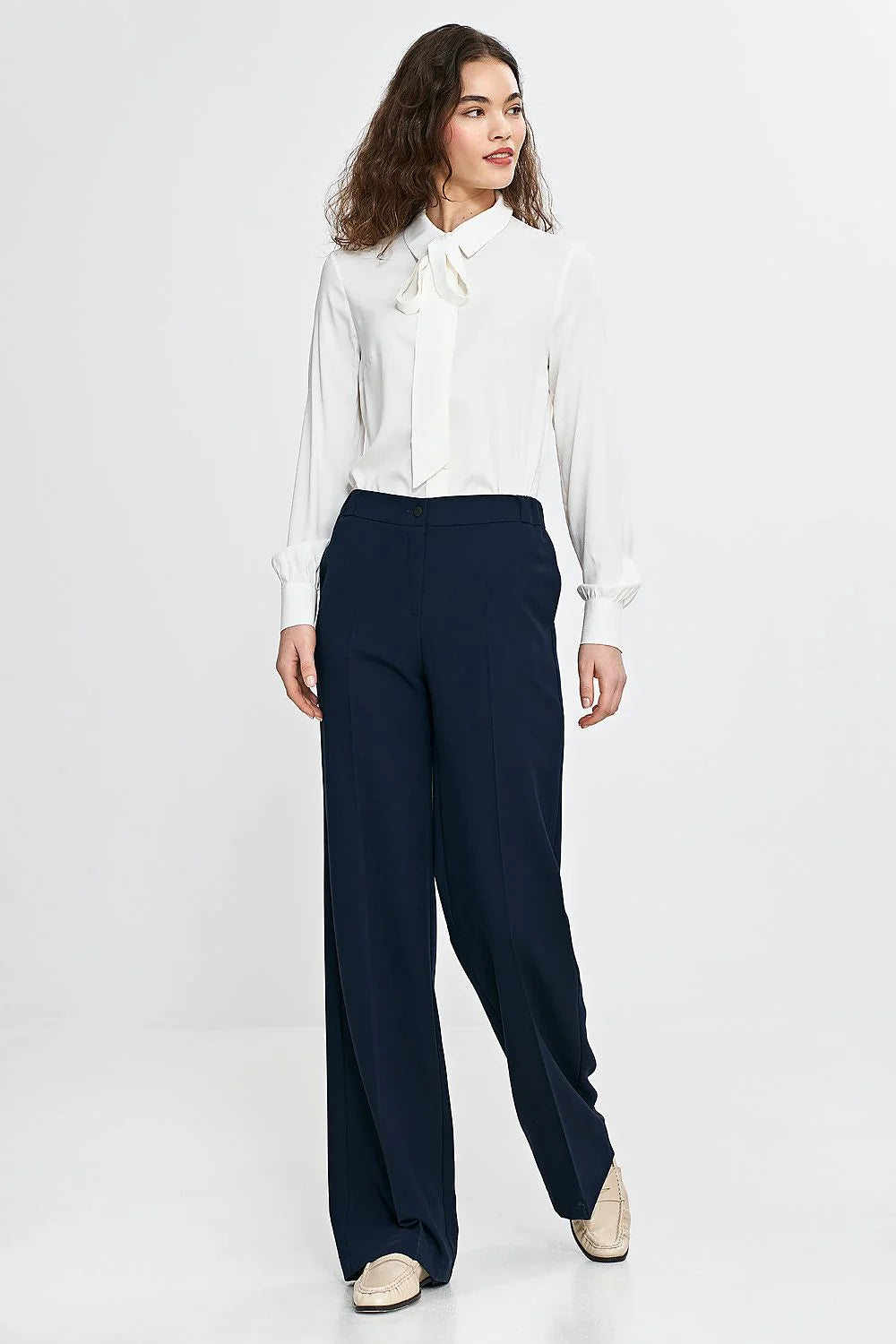 Pantalon élégant pour femme large longueur totale couleur bleu marine coupe régulière taille haute bouton et fermeture éclair passants de ceinture