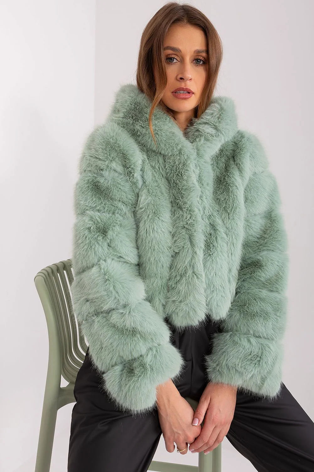 Veste élégante pour femme en fausse fourrure verte pâle coupe droite manches longues col montant polyester durable automne/hiver