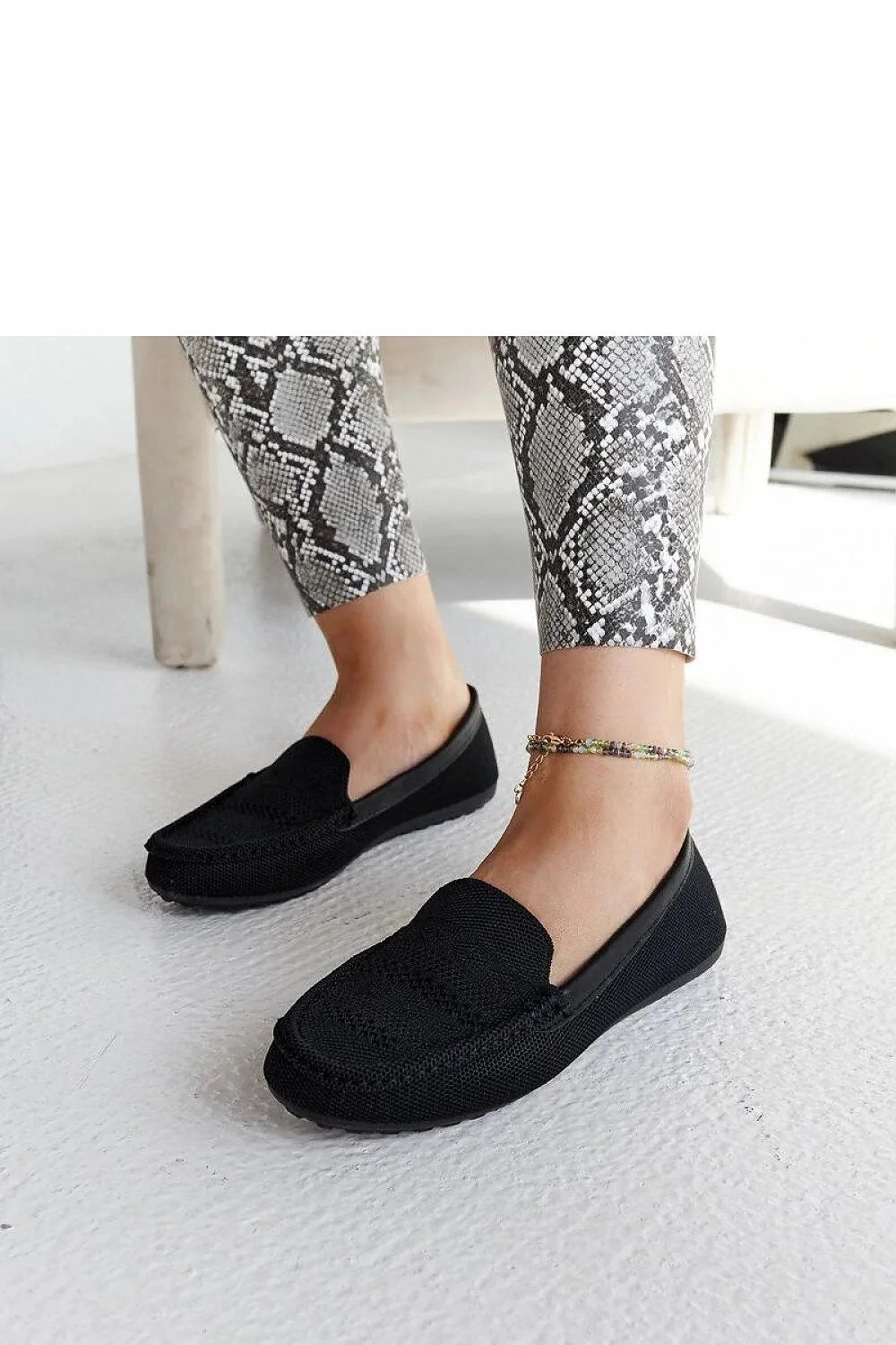 Mocassins en tissu pour femmes, style casual chic, semelle en caoutchouc, couleur noire, confortable et élégant, pour les jours d'été