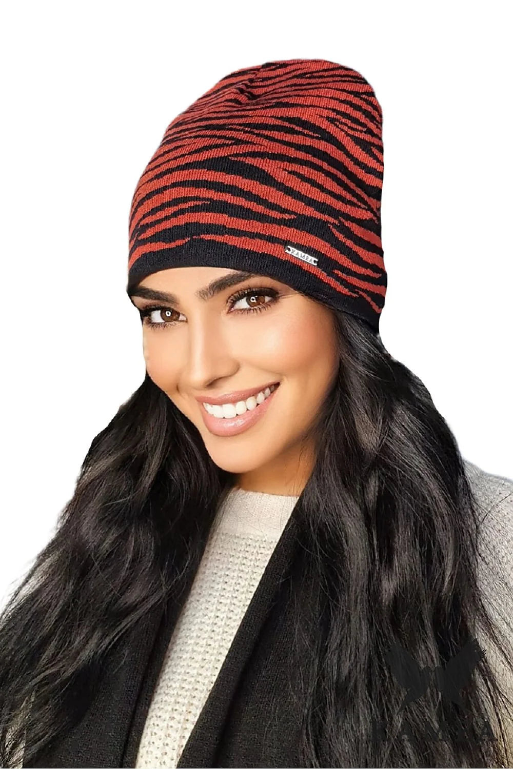 Bonnet ZAINA femme design moderne audacieux motif zébré rouge noir tricot hypoallergénique confort saison froide