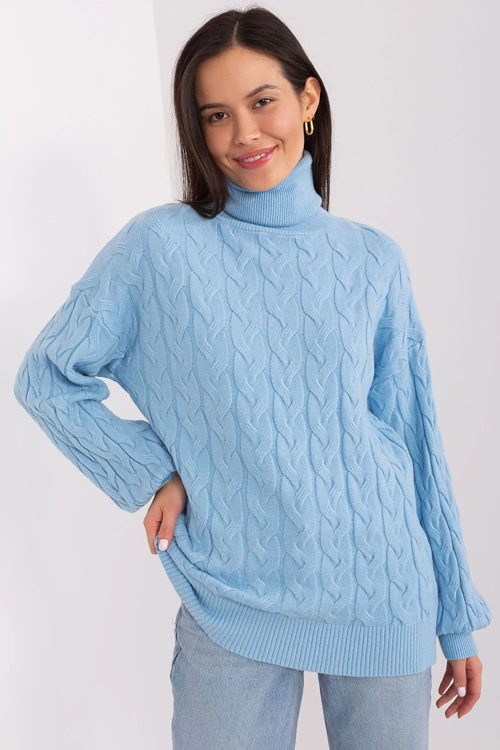 pull femme col roulé torsadé tressé bleu pastel clair maille tricotée douce oversize manches longues épaules tombantes