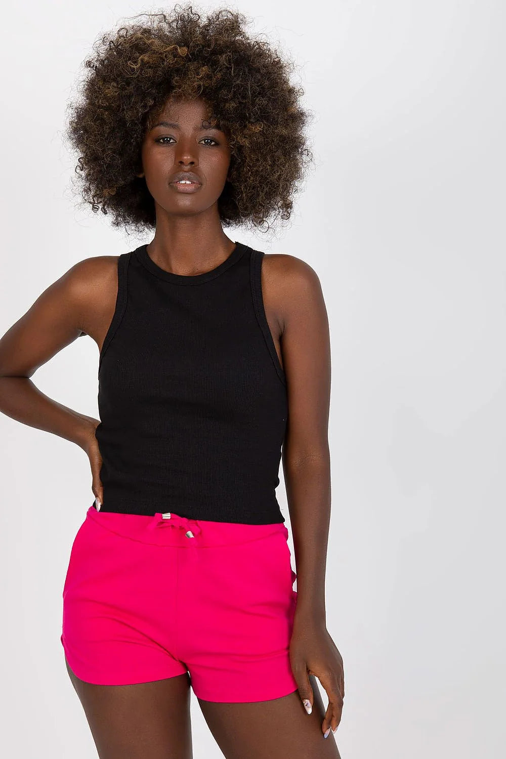 Débardeur et short femme en coton noir et rose vif, style décontracté, coupe ajustée, idéal été