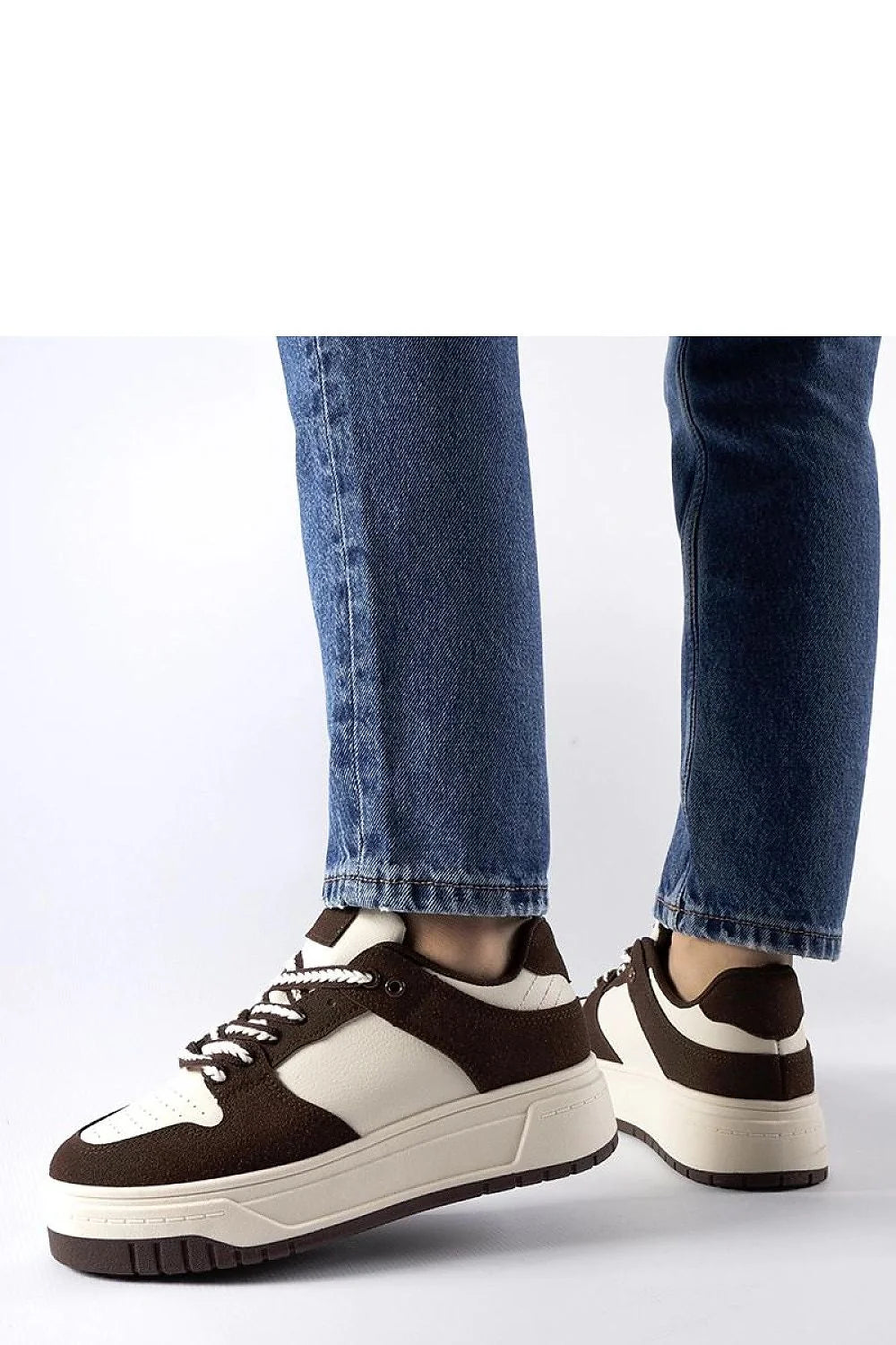 Baskets Solea femmes cuir synthétique blanc cassé suède marron sport style moderne confortable lacets bicolores