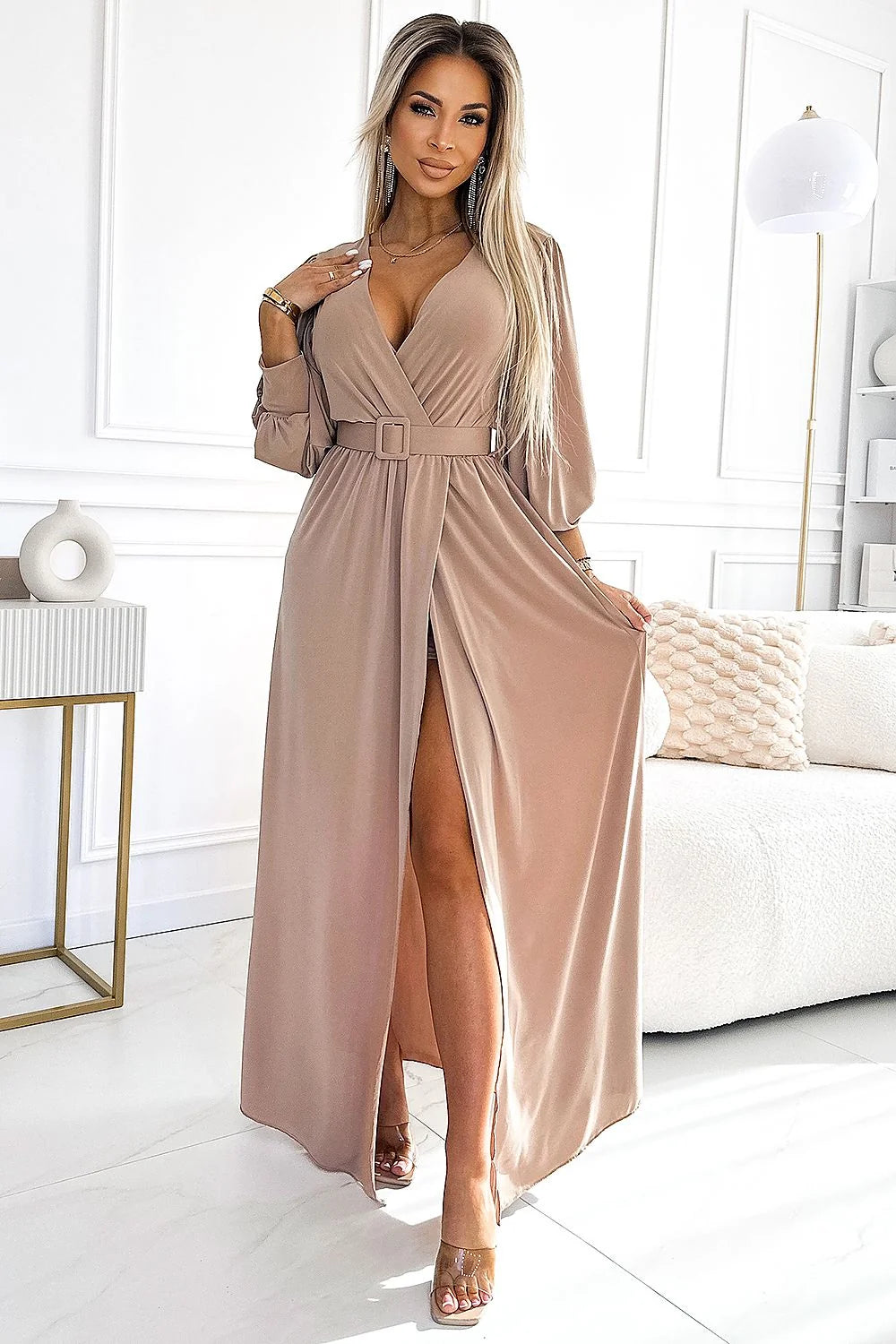 Robe de cocktail Numoco longue manches longues décolleté V ceinture fente beige soirée élégante femmes