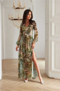 robe maxi Alessia chiffon imprimé fluide léger tombé élégant décolleté croisé fente manches bouffantes dos lacé taille élastiquée doublure polyester