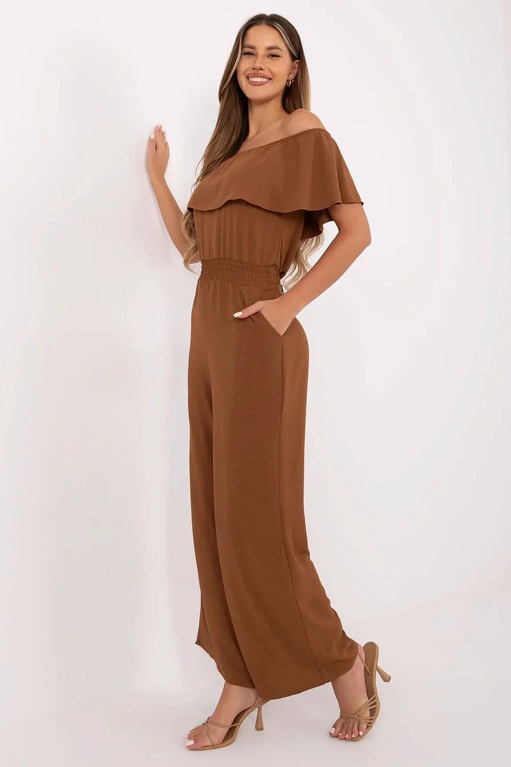 Combinaison pour femme élégante sans manches décolleté espagnol volants couleur brun terreux matière confortable