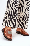 Sandales femmes design ouvert boucle argentée simili cuir marron semelle noire confort talon compensé occasionnels été
