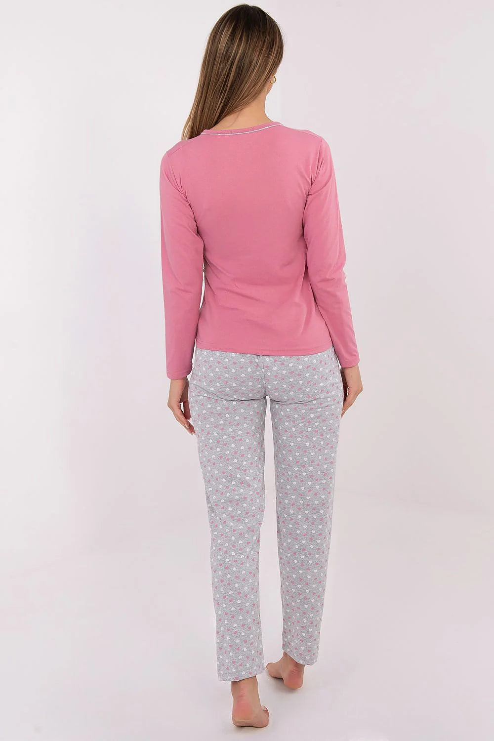 pyjama femme deux pièces coton doux rose poudré col rond boutonnée pantalon gris clair motifs cœurs