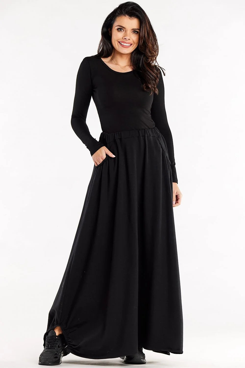 Tenue féminine élégante haut manches longues jupe longue noire élastique poches tissu coton élasthanne